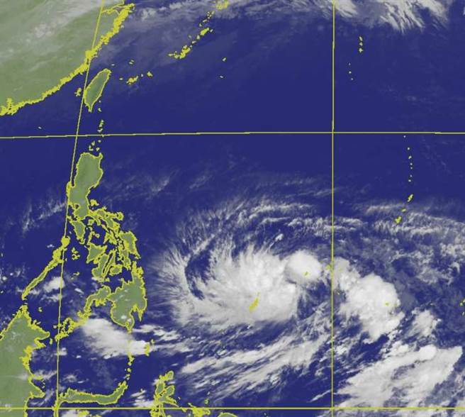 舒力基颱風位於鵝鑾鼻東南方2370公里海面上，向北北西轉西，朝菲律賓東方海面緩慢移動，預估周日、下周一強度剛好達到強颱門檻。圖為衛星雲圖。(翻攝自 氣象局)