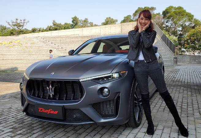 被车友封为「杀手兰」的沈慧兰，不只身材火辣，驾驶技术更是麻辣，连男车手也望尘莫及。（照片来源：沈慧兰-杀手兰脸书）