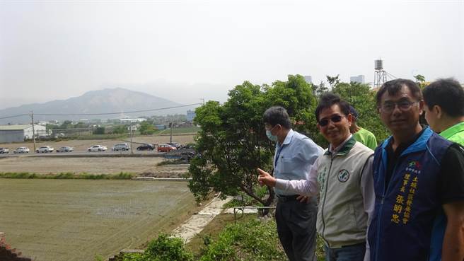 「土城社区友善环境空间改善工程」包含步道、观景平台、停车场及绿美化等。（王文吉摄）