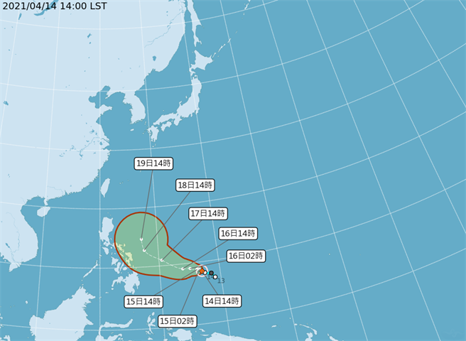 氣象局指出，「舒力基（SURIGAE）」目前仍位置仍在菲律賓東方約2000多公里海面上，由於環境適合其發展，周五(16)接近菲律賓東部時有增強中颱機率，下周日(18)甚至可達強颱等級。（氣象局提供）