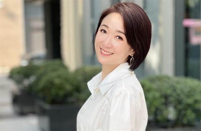 主播李美萱去年底升格为人妻。（图／李美萱脸书）