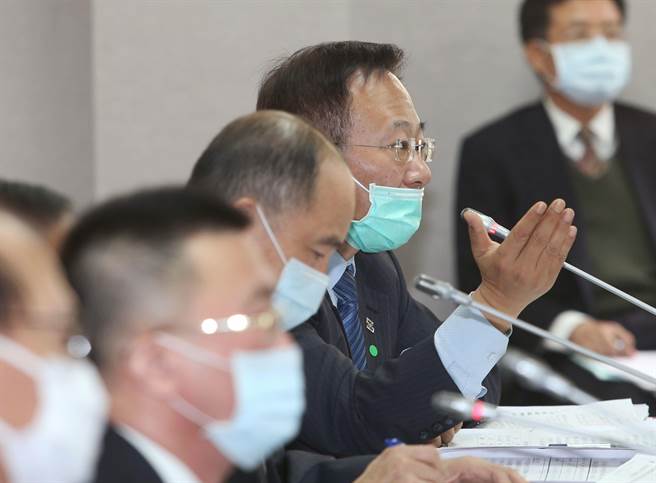 中科院院长张忠诚(右二)。(中时资料照)