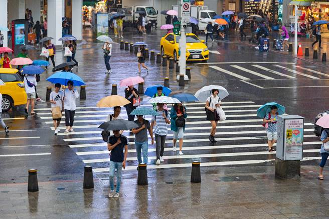 气象专家贾新兴在脸书揭台湾不下雨的原因，更透露西南气流启动的时间。（图／示意图，达志影像）