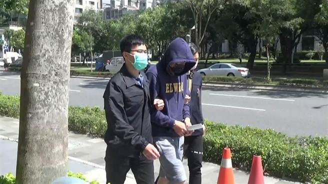 警方将逃逸受刑人蓝启铭逮捕归案。（翻摄照片／林郁平台北传真）