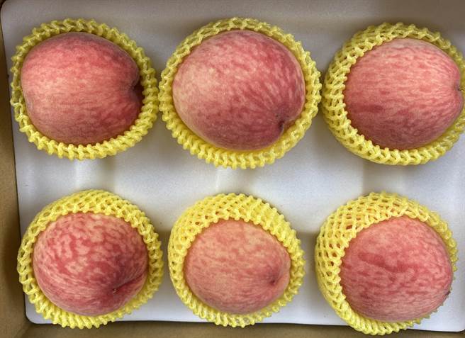 「台农7号─红铃」，果香浓郁，口感鲜甜多汁，甜度可达12度。（张妍溱摄）