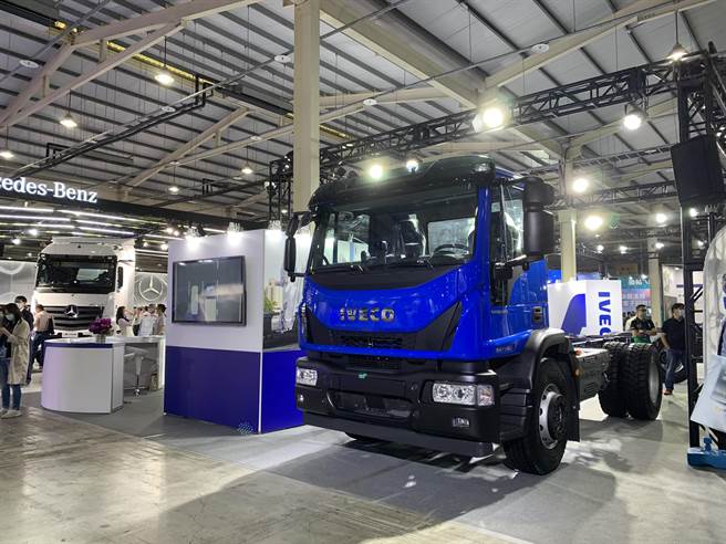 「2021商業車博覽會」展出國內外許多商業新款車。(林欣儀攝)