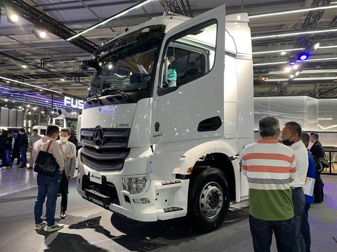 「2021商業車博覽會」展出國內外許多商業新款車。(林欣儀攝)