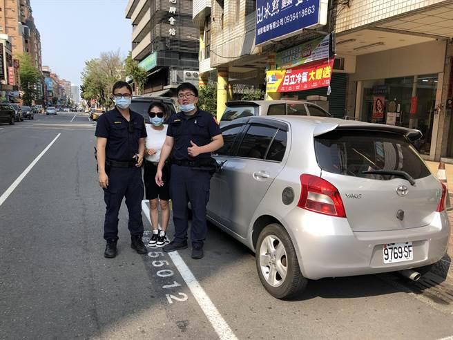 輕熟女做美甲完迷路找嘸車，警用電眼戳破烏龍。（柯宗緯翻攝）