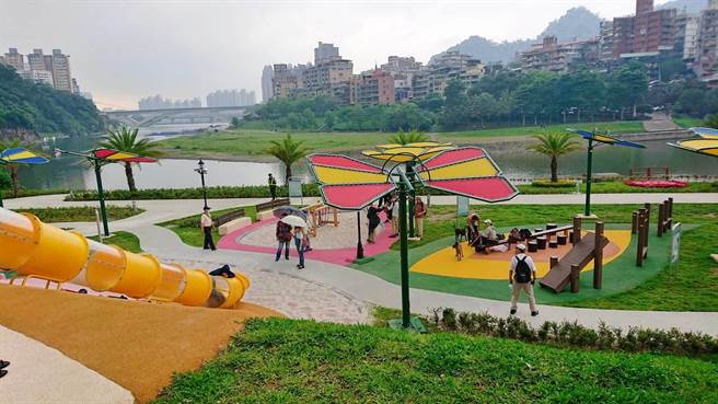 湾潭儿童游戏场本月6日启用。（新店区公所提供）