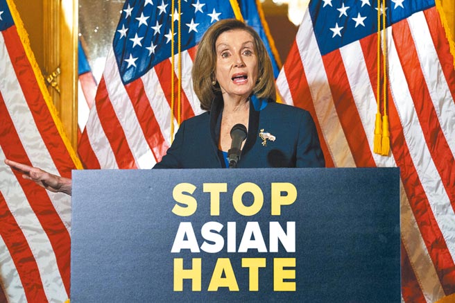 美国联邦眾议院议长裴洛西13日写信正式邀请总统拜登在本月28日他就职百日，赴国会联席会议发表上任来首次演说。（美联社）