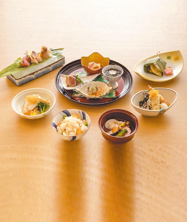 别具特色的「花会席」，融合台湾牡蛎南蛮渍、圆鳕西京烧裹竹叶等台湾风土料理，充满食趣。（大仓久和大饭店提供）