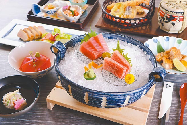 台北老爷酒店中山日本料理厅蓝文彬主厨，以其擅长的生食日料手法，推出「鲔鱼会席料理」。（台北老爷酒店提供）