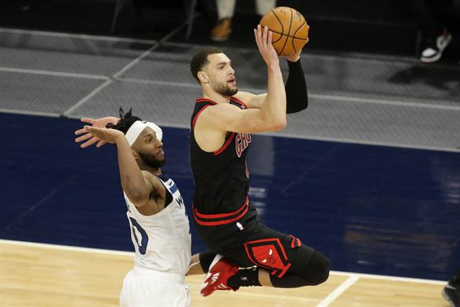 公牛後衛拉文將因觸發聯盟健康與安全協議缺席10到14天。(美聯社)