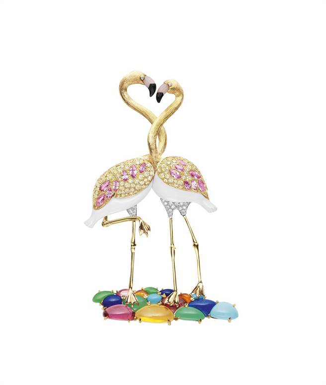 CHAUMET红鹤Espiegleries胸针，各色钻石、粉红刚玉、蛋白石和粉红色碧玺，786万2000元。（CHAUMET提供）