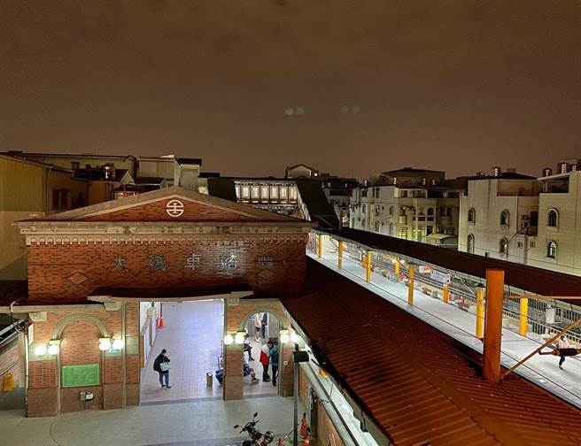 大桥站完工启用，成为南部第一个捷运化车站。（翻摄台南式脸书）