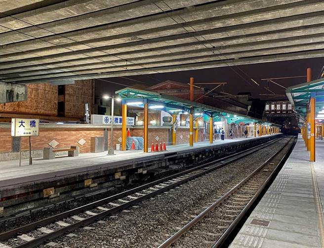 大桥站每天平均有7000多人进出，绝大部分为学生。（翻摄台南式脸书）