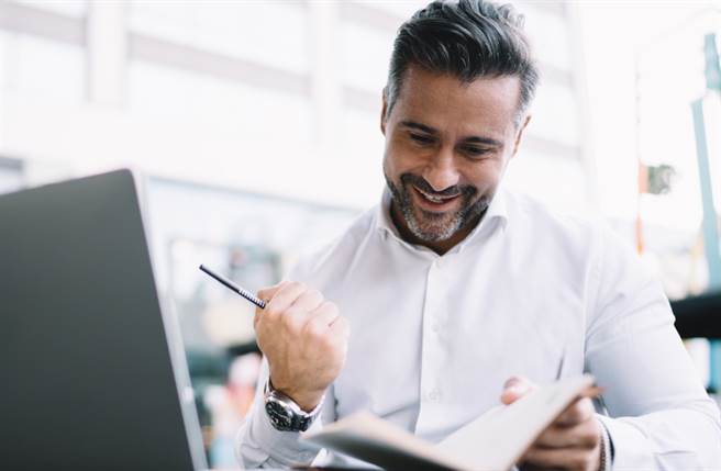 在农历3月、5月及11月出生的人会在40岁后运势大开，人生开始进入风光无限的巅峰期。（图／Shutterstock）