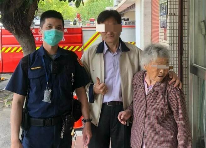 家住南投的老婦搭計程車來台中找兒子，說不出兒子地址，幸警方連繫順利見到愛子。（民眾提供／盧金足台中傳真）
