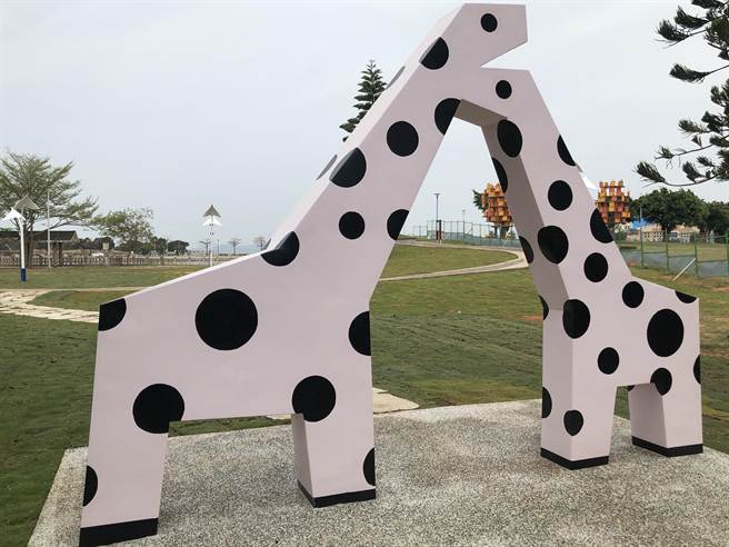 坐落于金门风光明媚的莒光湖畔，全岛第1座0到100岁全民共享的公园游戏场将于5月2日开放。（李金生摄）