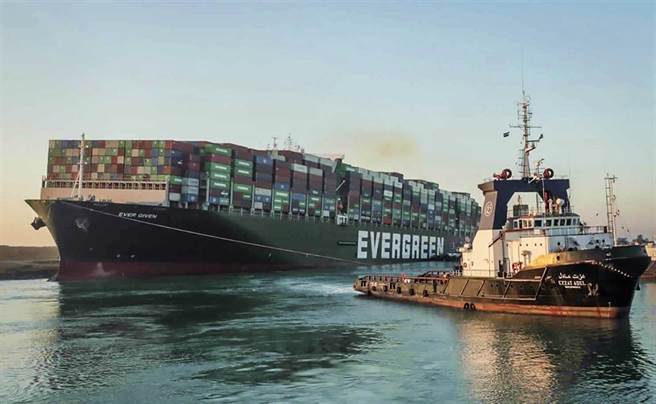 有网友在PTT上分享投资心得，弃台积电改抱航运股发大财。（图／美联社）