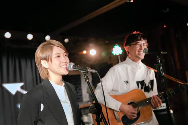 棉花糖即將推出全新專輯的棉花糖，推出新歌〈我們來拍張照〉是一首友情之歌，可說是之前經典作品的「大人版」。（中時提供）