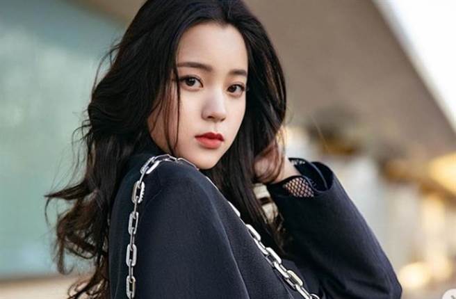 欧阳娜娜透露面对酸民攻击，抱持着「不在乎」和「无所谓」态度。（图／nanaouyang IG）