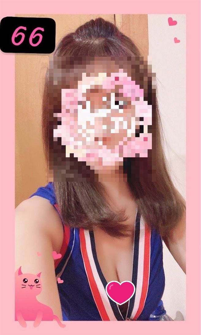 「66号」以学生的清纯形象吸引寻芳客。（图／翻摄自业者网站）