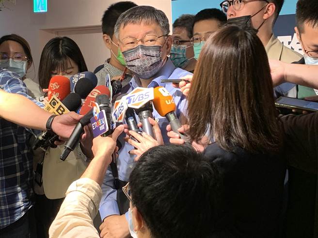 身兼民眾党主席的台北市长柯文哲今出席民眾党临时党代表大会。（林缙明摄）