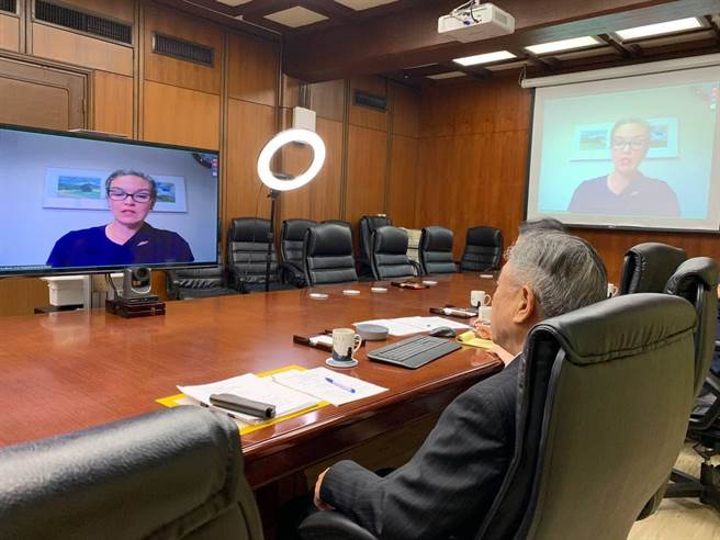 孙晓雅副助卿与田中光政务次长分别致词。（外交部提供）