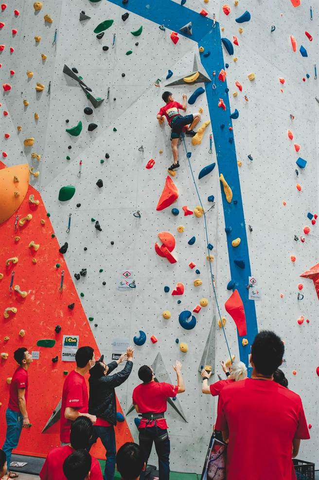 小小蜘蛛人，首届「2021衝锋杯青少年推广赛」于台中登场。（陈世宗摄）