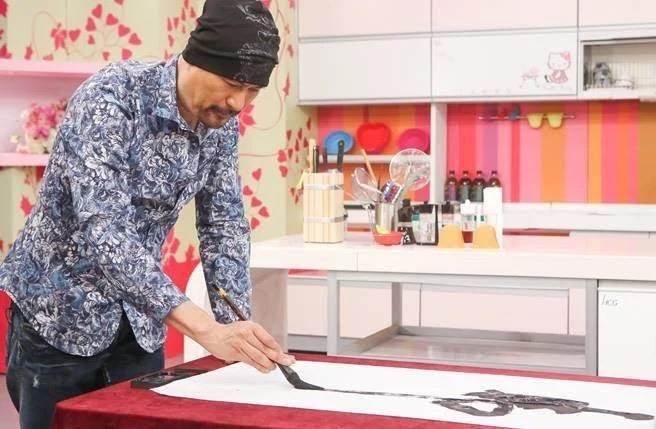 徐锦江现寄情于艺术。（图/本报系资料照）