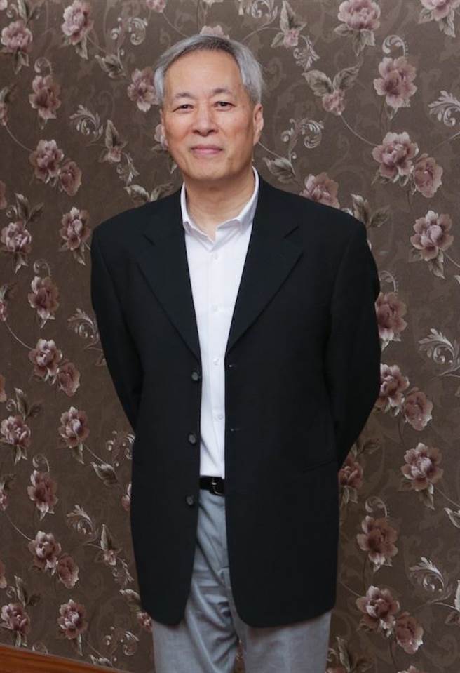 姜厚任难得露面。 （吴松翰摄） 