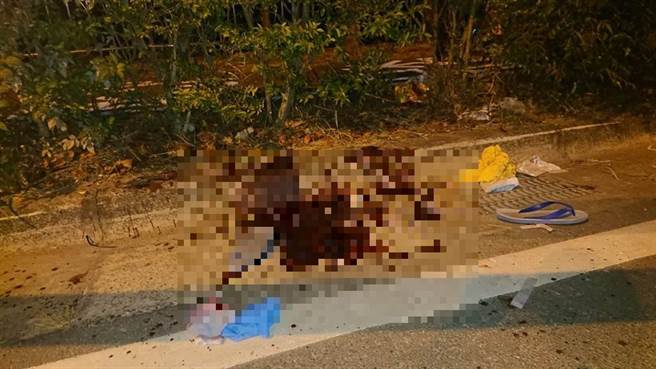 台南市仁德区街头砍人案现场留有大片血迹。（程炳璋摄）