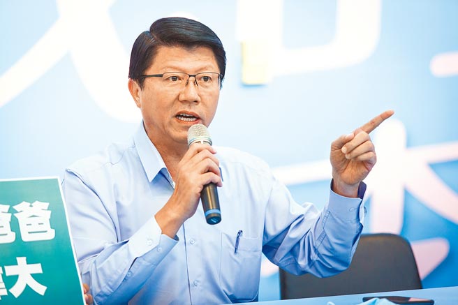 立委王定宇两个服务处遭喷漆不雅字眼，台南市议员谢龙介（见图）提醒他若觉得委屈就该提告，让真相水落石出。（本报资料照片）