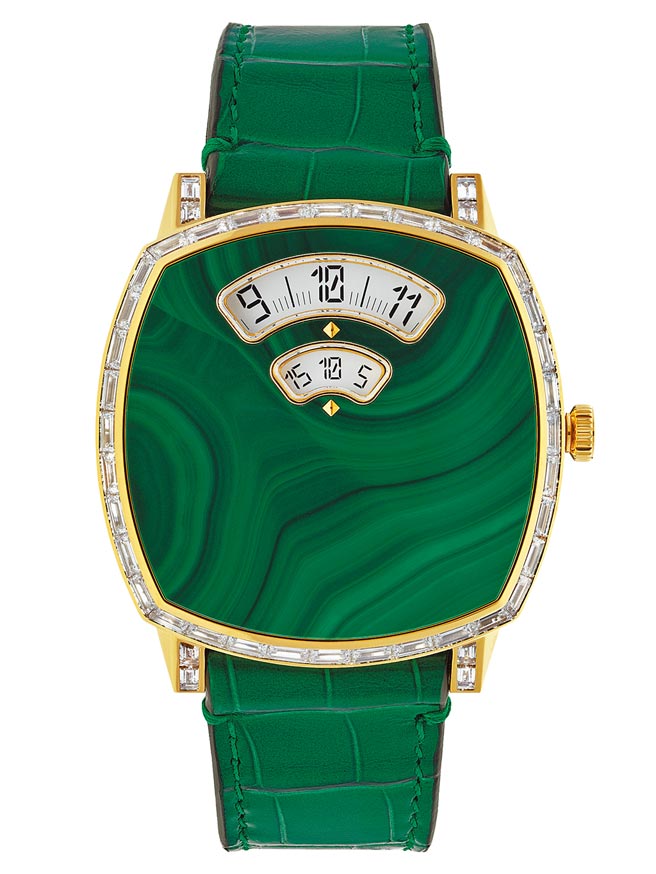 GUCCI的Gucci Grip系列孔雀石18K金镶钻腕表，550万元。（GUCCI提供）