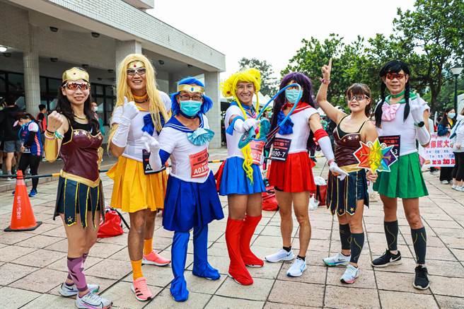 新北市铁道马开跑，美少女战士队伍超吸睛。（新北市观光旅游局提供／叶德正新北传真）