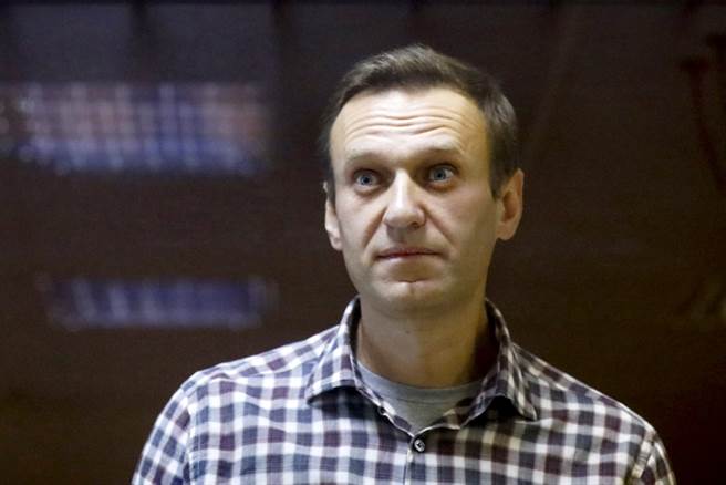 遭关押的俄罗斯异议人士纳瓦尼（Alexei Navalny）因绝食而健康恶化，在各国政要的关心后，俄国政治表示已将他送往监狱医院。（资料照／美联社）