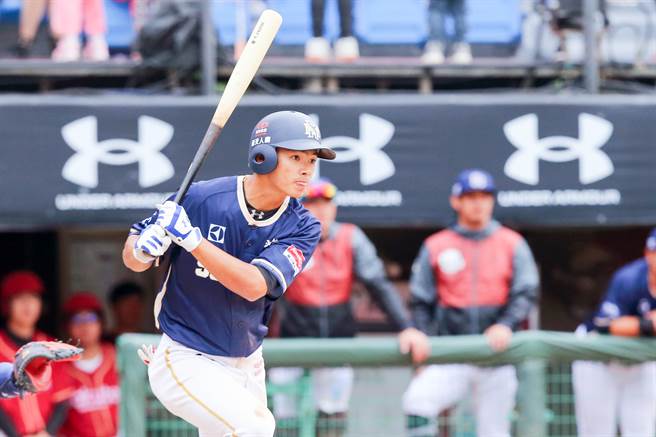 樂天桃猿林澤彬本季首度一軍出賽就繳出3安「猛打賞」。（陳麒全攝）