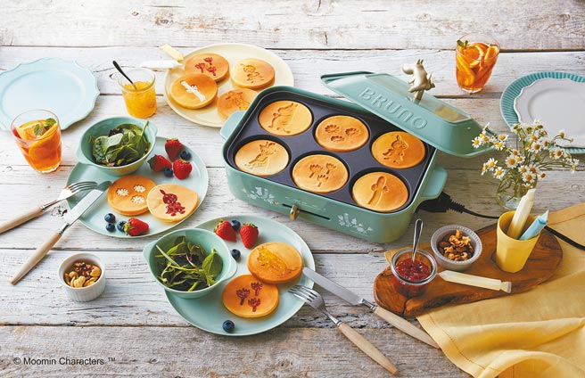 台隆手創館BRUNO多功能電烤盤MOOMIN聯名款，4980元。（台隆手創館提供）