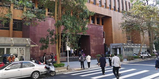 黄姓男子车祸受有轻伤，却向肇事驾驶求偿1999万元，台北地院承审法官最后只判赔1万6000元，并在判决书中表示「损害赔偿不是中乐透」。（本报资料照片）