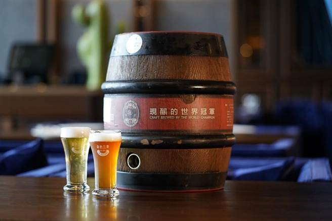 金色三麥餐廳加碼推「2021天生3麥人超級強運」，4月30日前至店內用消費，出示身分證或居留證，證號中最多「3」者，可獲總價31500元金色三麥啤酒。（圖／金色三麥）　