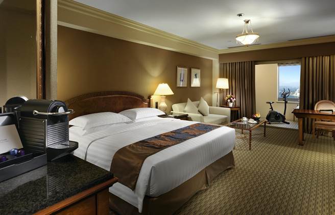 面港第一排，拥有山河海港最佳视野，是汉来饭店傲视同业的优势。（柯宗纬翻摄）