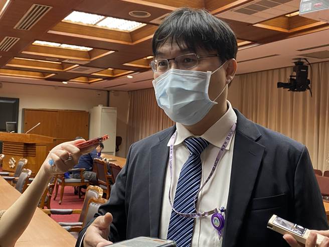 教育部高教司長朱俊彰表示，有數十個校系，明年申請入學採計數B、考試分發卻採計數甲，這很矛盾。（林志成攝）