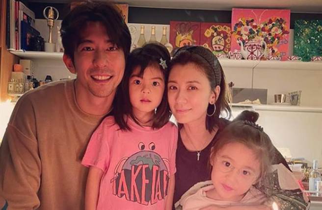 賈靜雯和修杰楷婚後育有2個可愛女兒。(圖／翻攝自IG)