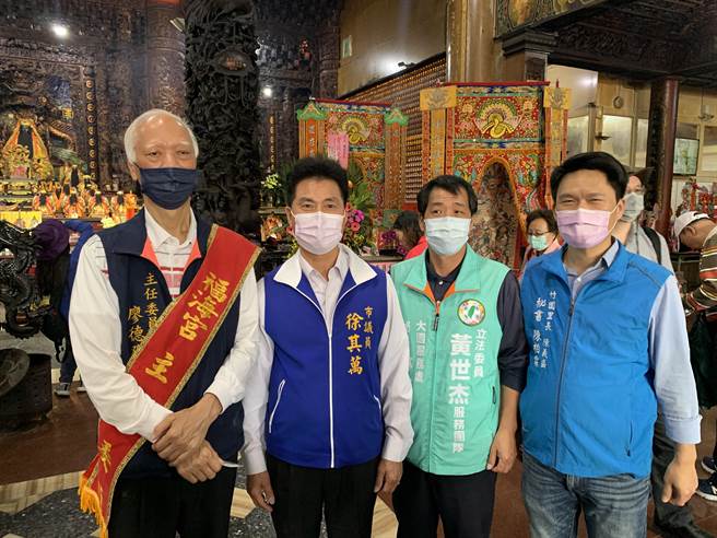 福海宫主委廖德发、桃园市议员徐其万皆坦言目前地上物查估问题仍卡关，盼政府与庙方能达成共识。（姜霏摄）