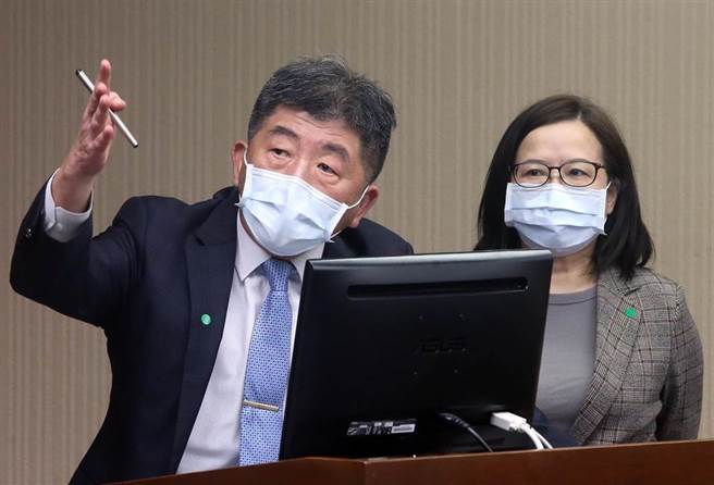 陳時中接受質詢。（趙雙傑攝）