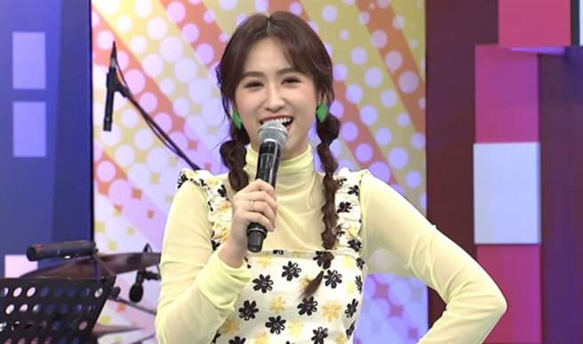 中天综合台《小明星大跟班》21日晚间10点播出「大小眼会不会太明显，我们真的是同个爸妈生的吗？」主题，邀星二代阿滴咕、方璇、洁洁前来控诉爸妈偏心事件。（中天综合台提供）