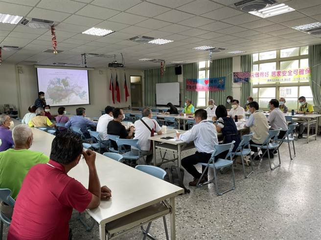 今年久旱不雨影響白河區蓮花產業，台南市政府今日召開蓮花產業灌溉水短缺因應會議。（白河區公所提供／張毓翎台南傳真）