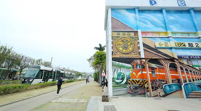 高港候工室透过市府规划，将结合驳二艺术特区与大港桥，将旧码头再造为高雄人休閒娱乐和歷史教育的新去处。（摄影/Carter）