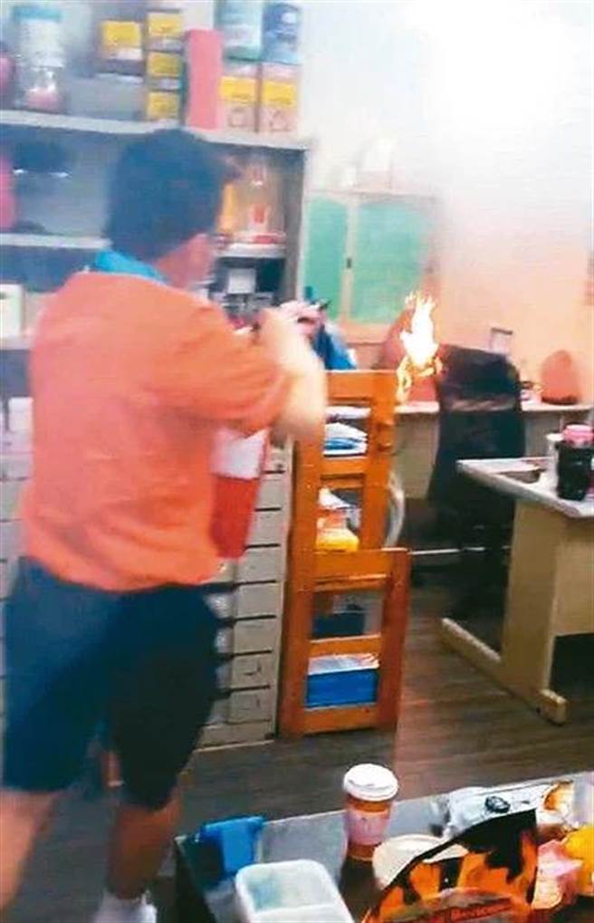 水电工自制爆裂物包裹引发电信门市失火，士林地院依法判处应执行徒刑5年2月。（本报资料照）